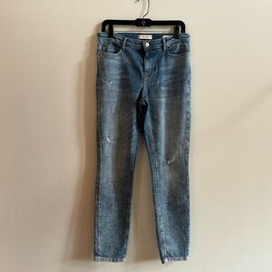 NWT distressed Guess 1981 skinny high jeans